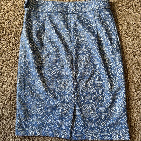 The Limited Paisley Lace White and Blue Pencil Skirt Women's Size 6 Fit - Picture 2 of 4